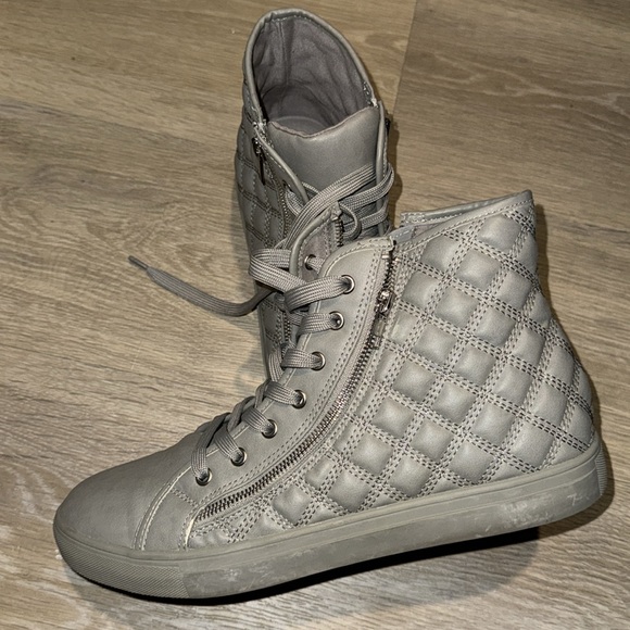 Steve Madden mens hightop sneakers​ - Picture 3 of 4